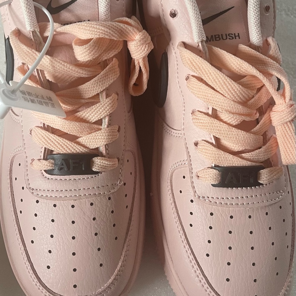 Nike Pink and Black Sneakers 1.1 - Picture 6 of 7
